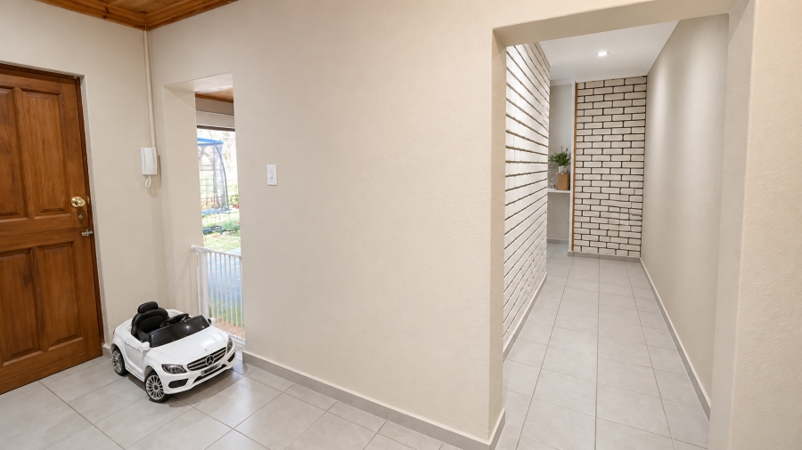 3 Bedroom Property for Sale in Flimieda North West